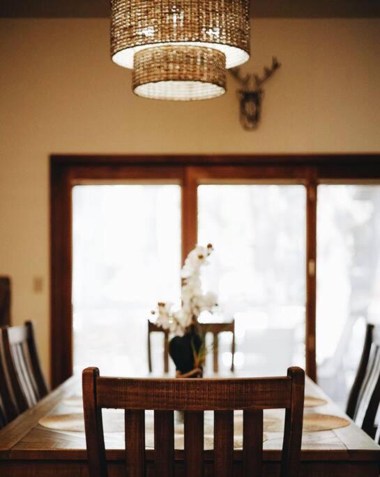 Kathys Cabin, King Bed, Hot Tub, Near-Nau & Downtown Attractions, Perfect Year-Round Mountain Getaway Flagstaff Bagian luar foto