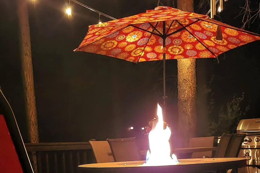Kathys Cabin, King Bed, Hot Tub, Near-Nau & Downtown Attractions, Perfect Year-Round Mountain Getaway Flagstaff Bagian luar foto